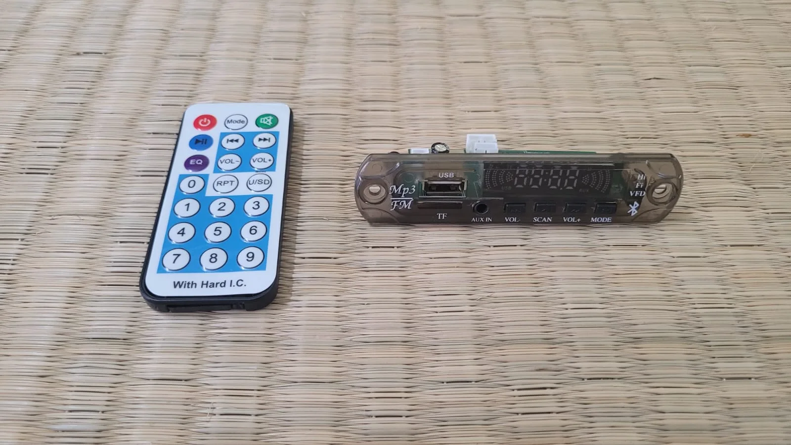 Pagaria Slim Type Stereo USB Bluetooth Audio Player