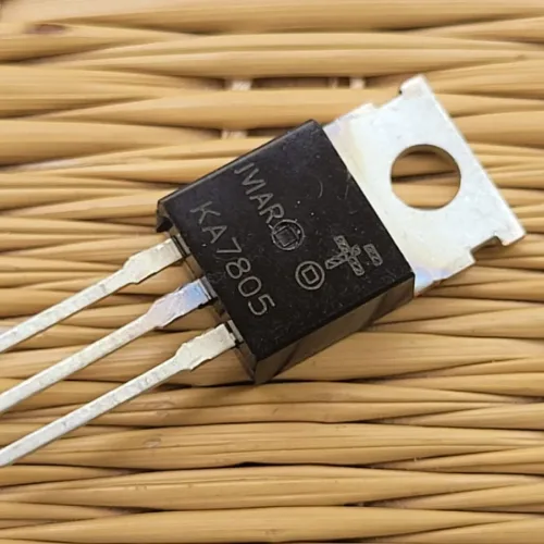 5V Regulator from Fair Child Brand (5 Nos)