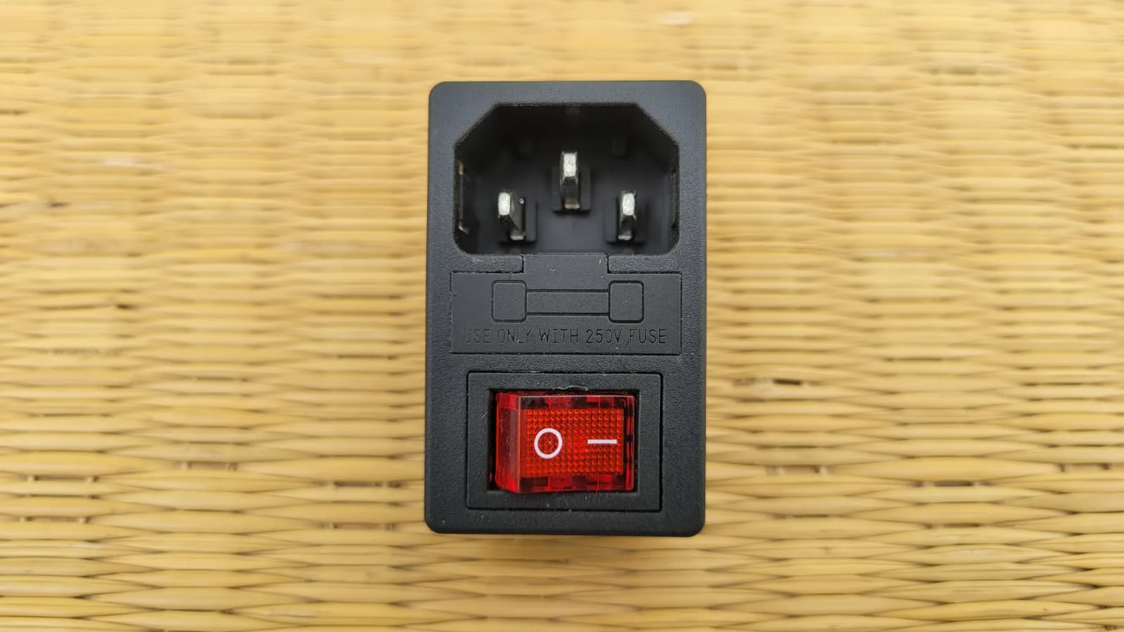 Power Socket (IEC Standard Type 10A 3-Pin Socket) with Switch