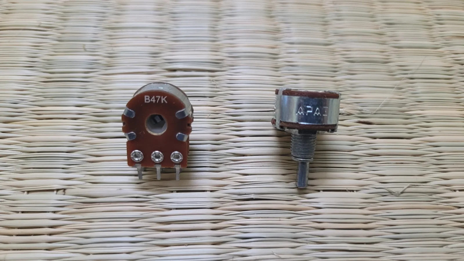 APAI make 47K gear step rotation type Stereo Volume Control (Potentiometer)