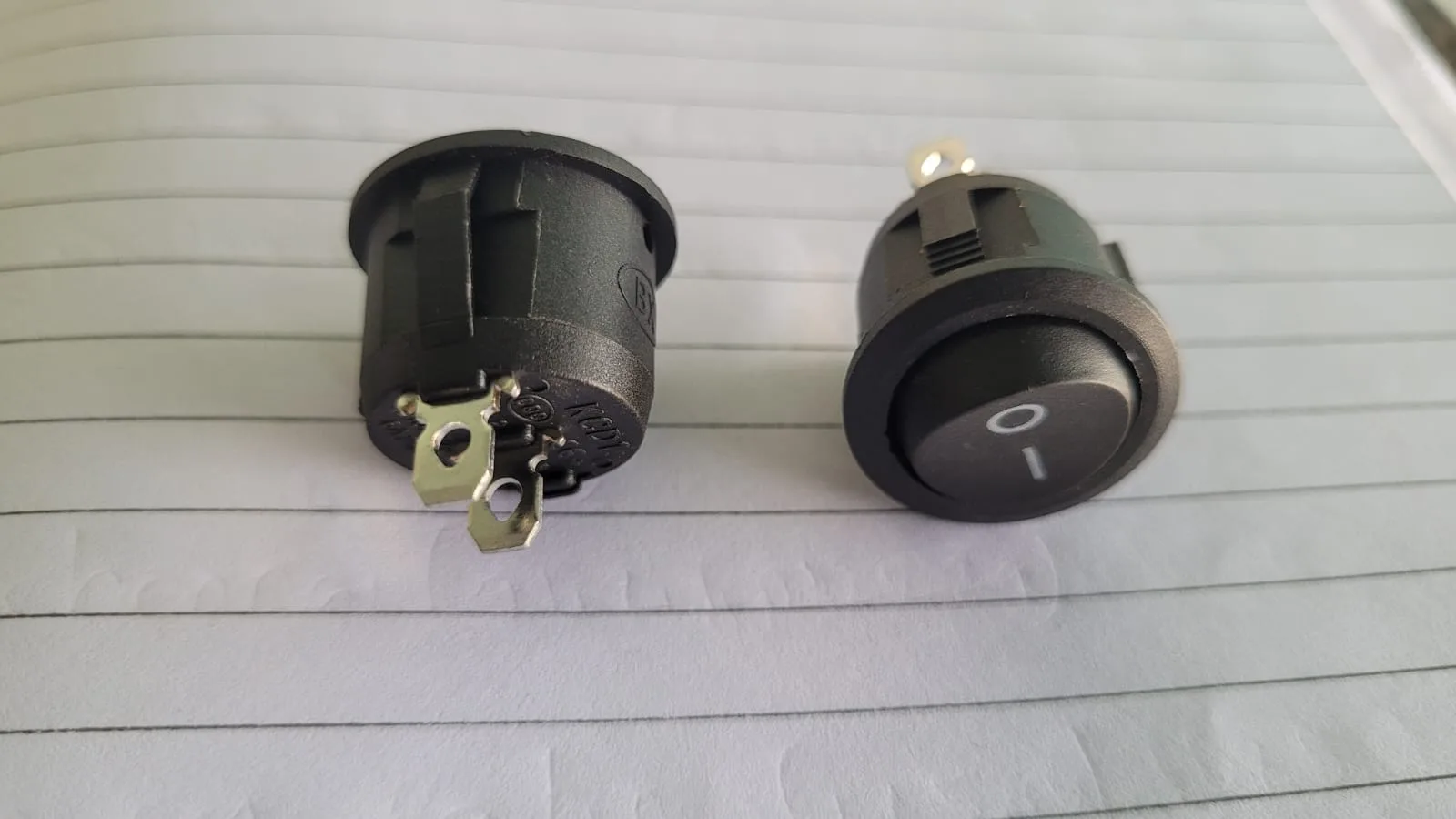 Round Rocker Switch (2-Pin Type)
