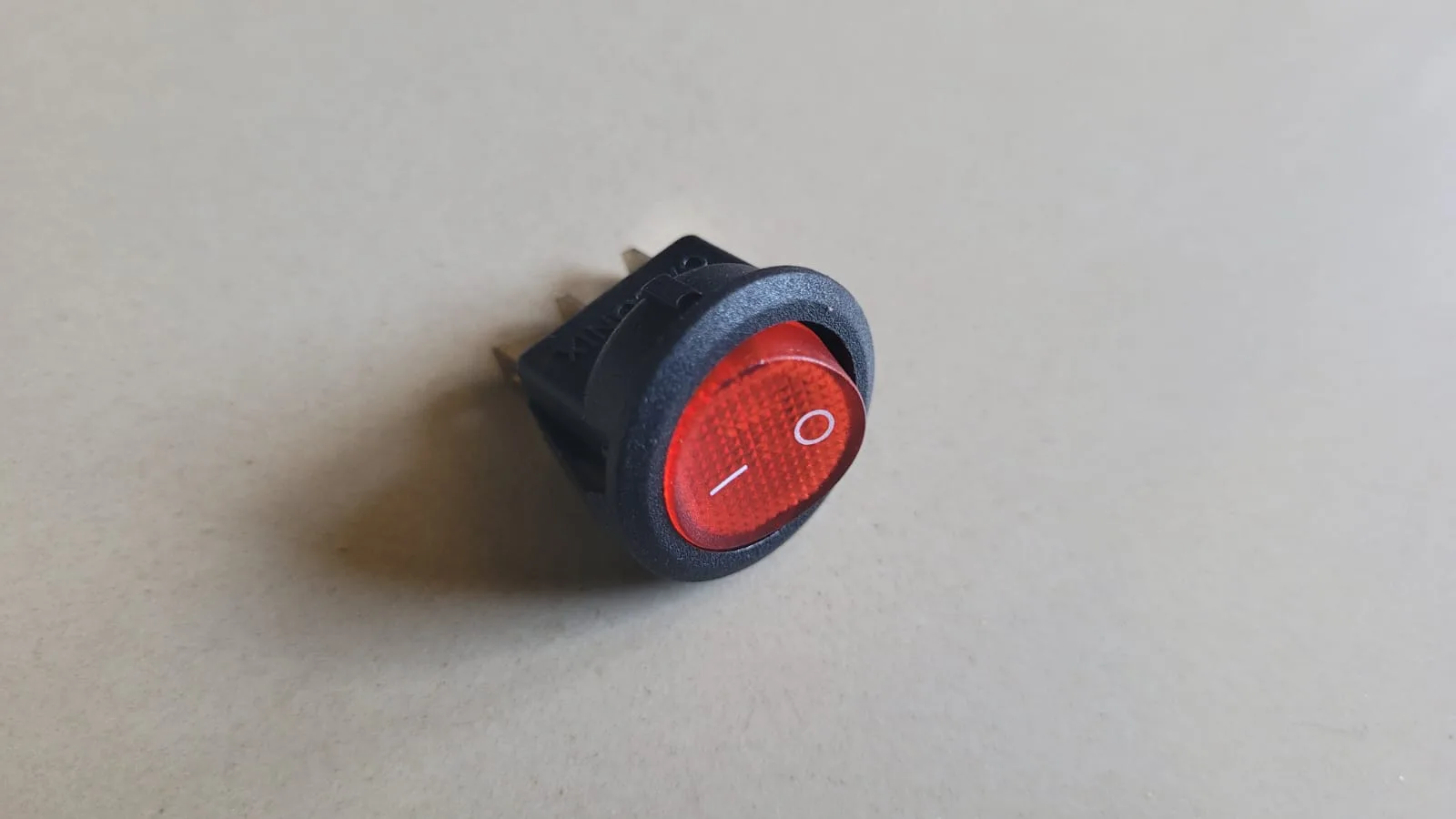Calonix brand 4A 3-Pin Round Rocker switch with LED Indicator