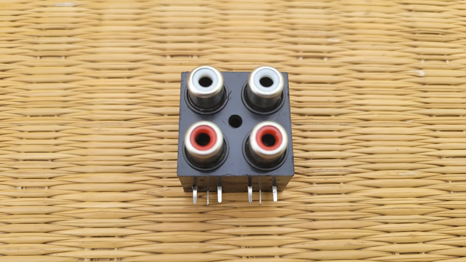 4-Channel RCA Socket Box Type